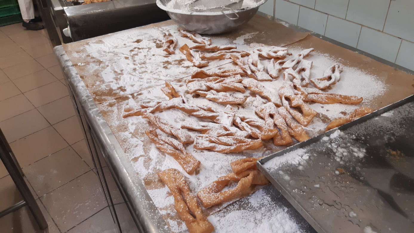 Jak powstaje pączek? Zajrzęliśmy do kuchni! 