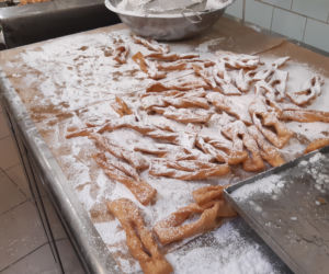Jak powstaje pączek? Zajrzęliśmy do kuchni! 