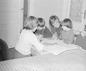 Zobacz, jak kiedyś wyglądały lekcje! (rok 1982)