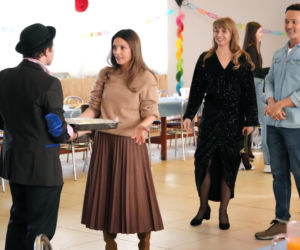 Odcinek 3393 Barwy szczęścia: Andrzej Popiel (Broda), Agata Pruchniewska (Szymańska), Katarzyna Glinka (Kasia), Rafał Cieszyński (Mariusz)