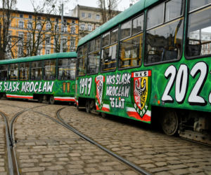 Tramwaj MPK pomalowany w barwy Śląska Wrocław