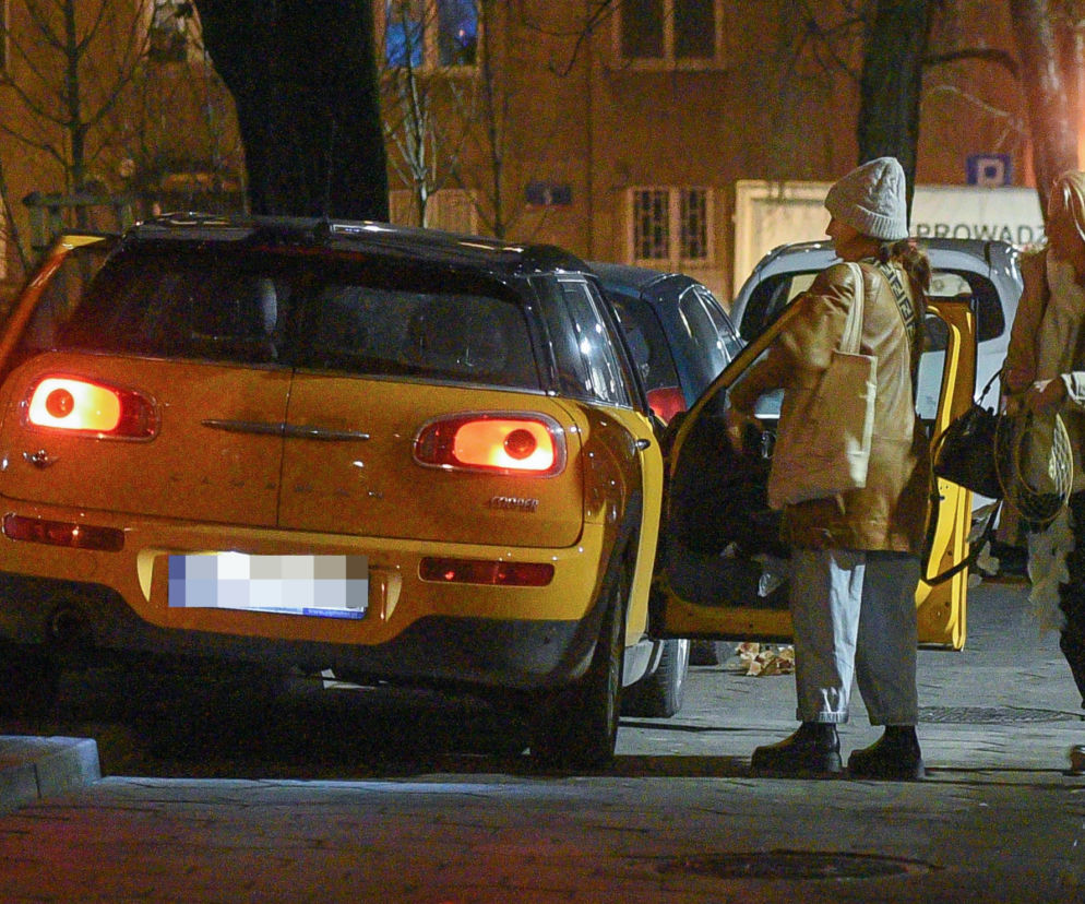 Julia Wieniawa w żółtym MINI Clubman