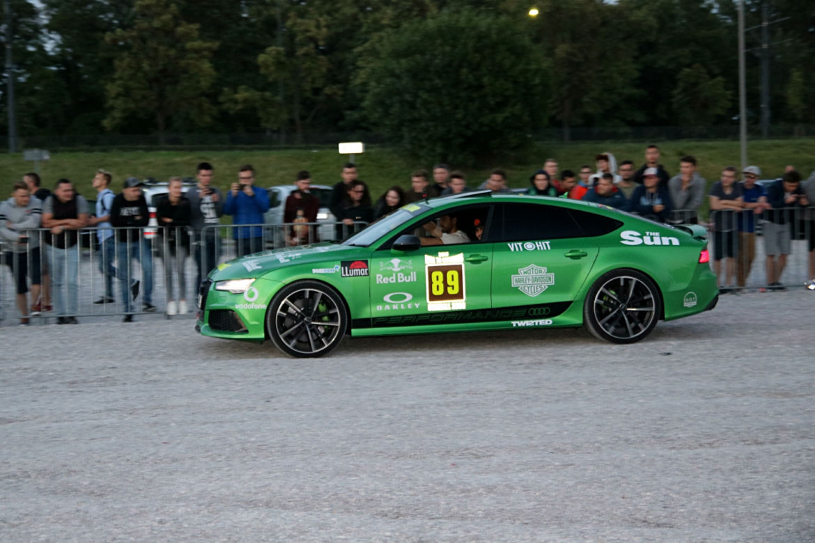 Gumball 3000 2017 w Warszawie pod Stadionem Narodowym