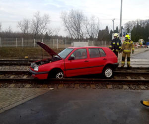 Motycz: Senior „zawisł” na torach