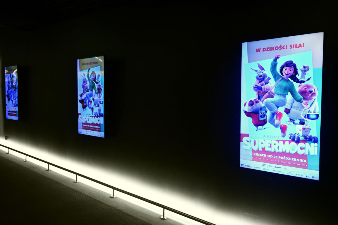 Premiera "Supermocni"