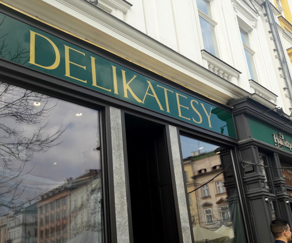 Wiemy, jak wygląda szyld Biedronki na krakowskim Rynku! [ZDJĘCIA]