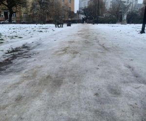 Zima w Bydgoszczy. W razie kryzysu drogowcy są dostępni przez całą dobę. Gdzie zgłosić nieodśnieżoną ulicę?