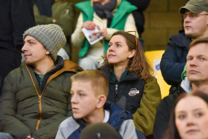 PRES Grupa Dewloperska Toruń - Abramczyk Polonia Bydgoszcz, zdjęcia kibiców i zawodników z pożegnania Adriana Miedzińskiego