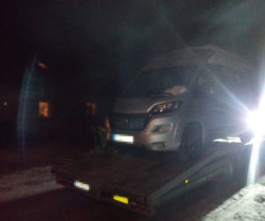 Policjanci odzyskali 6 kradzionych samochodów i motocykl, 2 osoby usłyszały zarzuty