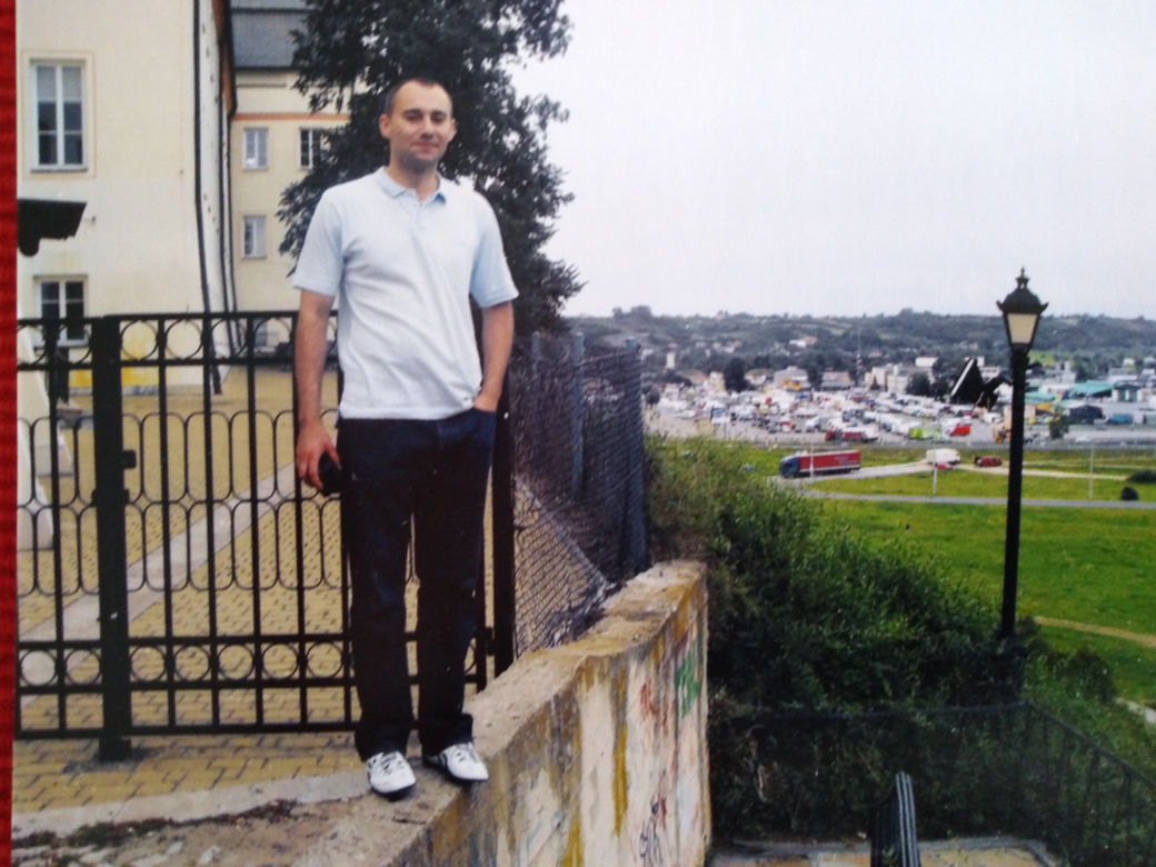 Tarnobrzeg. Przez zawód miosny wyskoczył z IV pietra, teraz walczy o kazdy oddech [ZDJĘCIA]