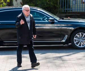 Koronawirus w Trójmieście. Ochroniarze Lecha Wałęsy w maseczkach