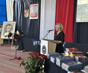 Czwartoklasiści po absolutorium. Wkrótce matury