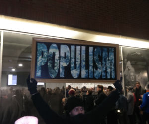 Protest przeciwko wystawie Mariny Abramović w Toruniu
