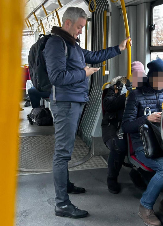 Robert Biedroń zaczepiany w tramwaju przez współpasażerów