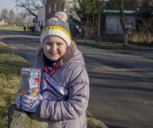Wolontariat uczy wrażliwości, małolaty w WOŚP