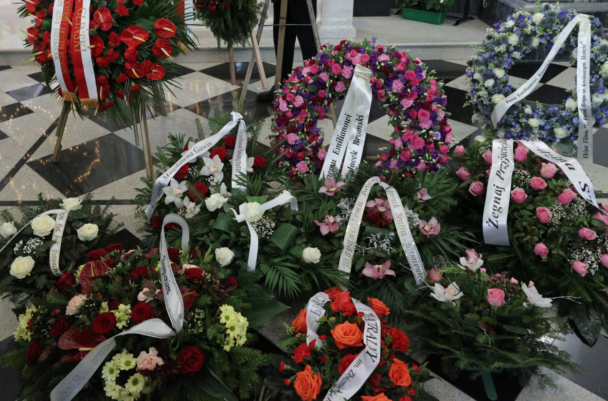 Wzruszające napisy na szarfach na pogrzebie Emiliana Kamińskiegos