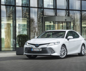 Toyota Camry 2.5 Hybrid 218 KM e-CVT Executive + VIP
