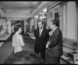 Królowa Elżbieta i książe Filip oraz Richard Nixon 