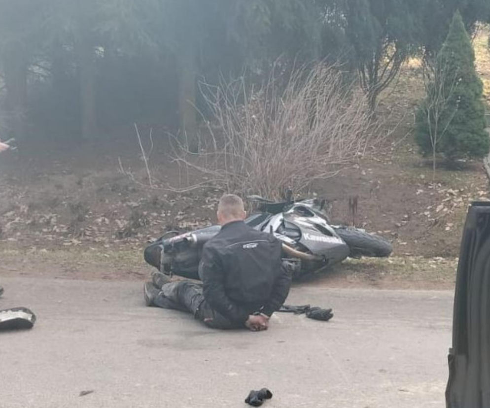 Szalona ucieczka 39-latka w Chmielniku-Kolonii. Motocyklista skończył na asfalcie w kajdankach