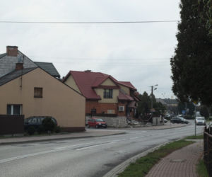 Uratowała tylko czarnego kotka