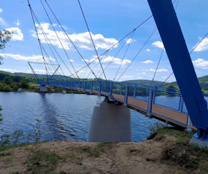 Jest ładniej, wygodniej i bezpieczniej. Zakończył się remont kładki nad Dunajcem
