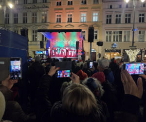 Miasto rozbłysło świąteczną magią! Tłumy na wielkim otwarciu Bydgoskiego Jarmarku Świątecznego