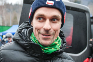 Piotr Żyła kompletnie zmienił fryzurę! Fani w szoku