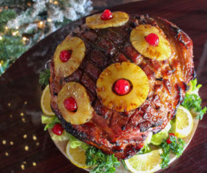 Zaskocz wszystkich w te święta. Szynka z ananasem, która robi furorę