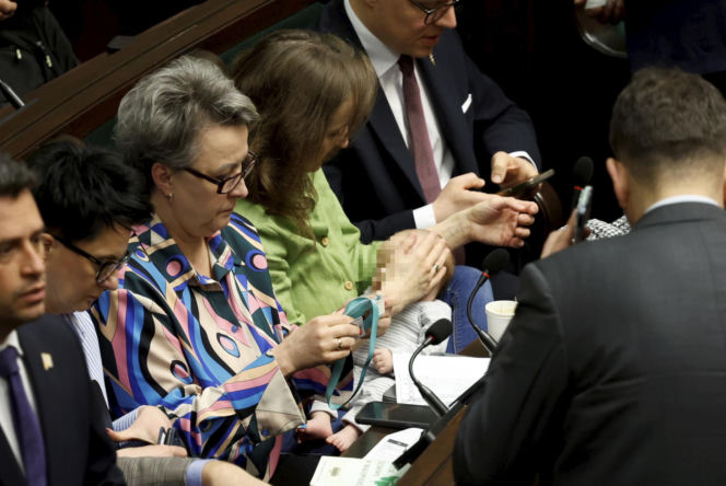 Bosakowie przyszli do Sejmu ze Stefankiem