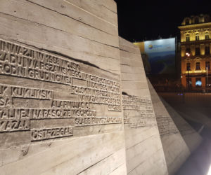 Nocne odsłonięcie pomnika pułkownika Kuklińskiego [ZDJĘCIA]