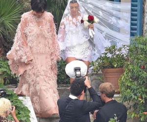  Kourtney Kardashian wzięła kolejny ślub. ta sukienka to jakiś kosmos!