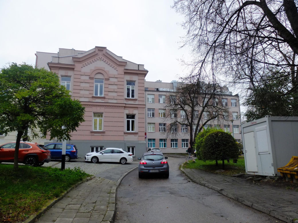 Lublin. Bartłomiej K. miał się znęcać nad swoją ciężarną narzeczoną. Przywiózł ją do szpitala i uciekł.