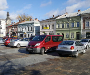 Zakaz parkowania na Rynku w Nowym Sączu