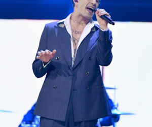 Artysta wykonał przedpremierowo singiel Next Summer