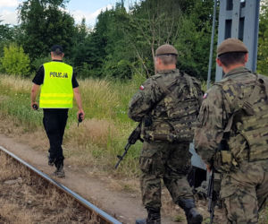 Niewybuch znaleziono na terenie byłej jednostki wojskowej