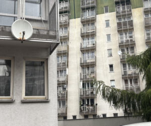 Krzywe balkony przy ul. G. Zapolskiej 42 w Krakowie