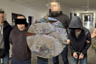  Udawali medyków, wyłudzili majątek