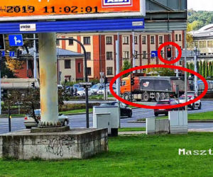 Przez Rondo Fordońskie na czerwonym! Wykroczenie kierowców w oku policyjnej kamery 