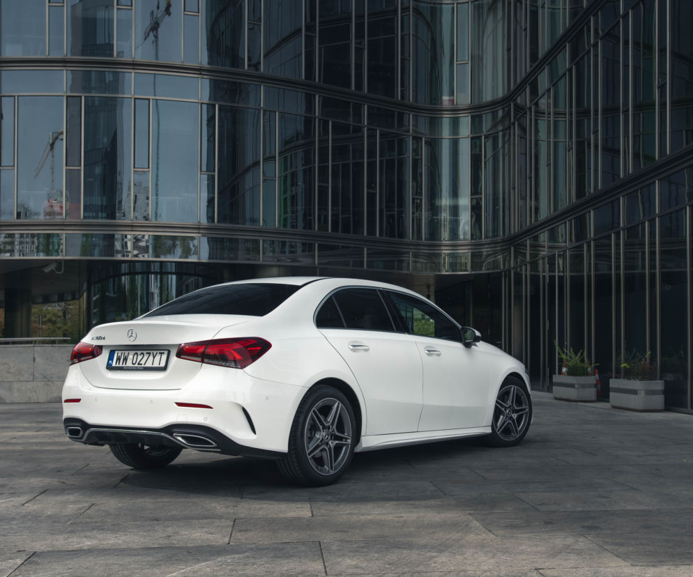 Mercedes-Benz A 180d Limuzyna