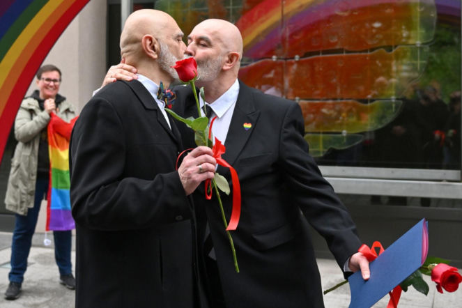 Ryszard i Tomasz są już oficjalnie małżeństwem! Po 50 latach razem usłyszeli to w urzędzie