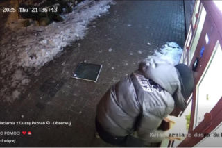 Roztrzaskał kwiatomat i uciekł z bukietem! „To boli bardziej niż strata pieniędzy”