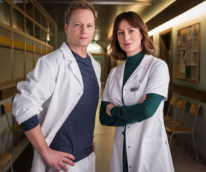 Diagnoza 4 sezon. Anna (Maja Ostaszewska), Szymon Brock (Maciej Stuhr)