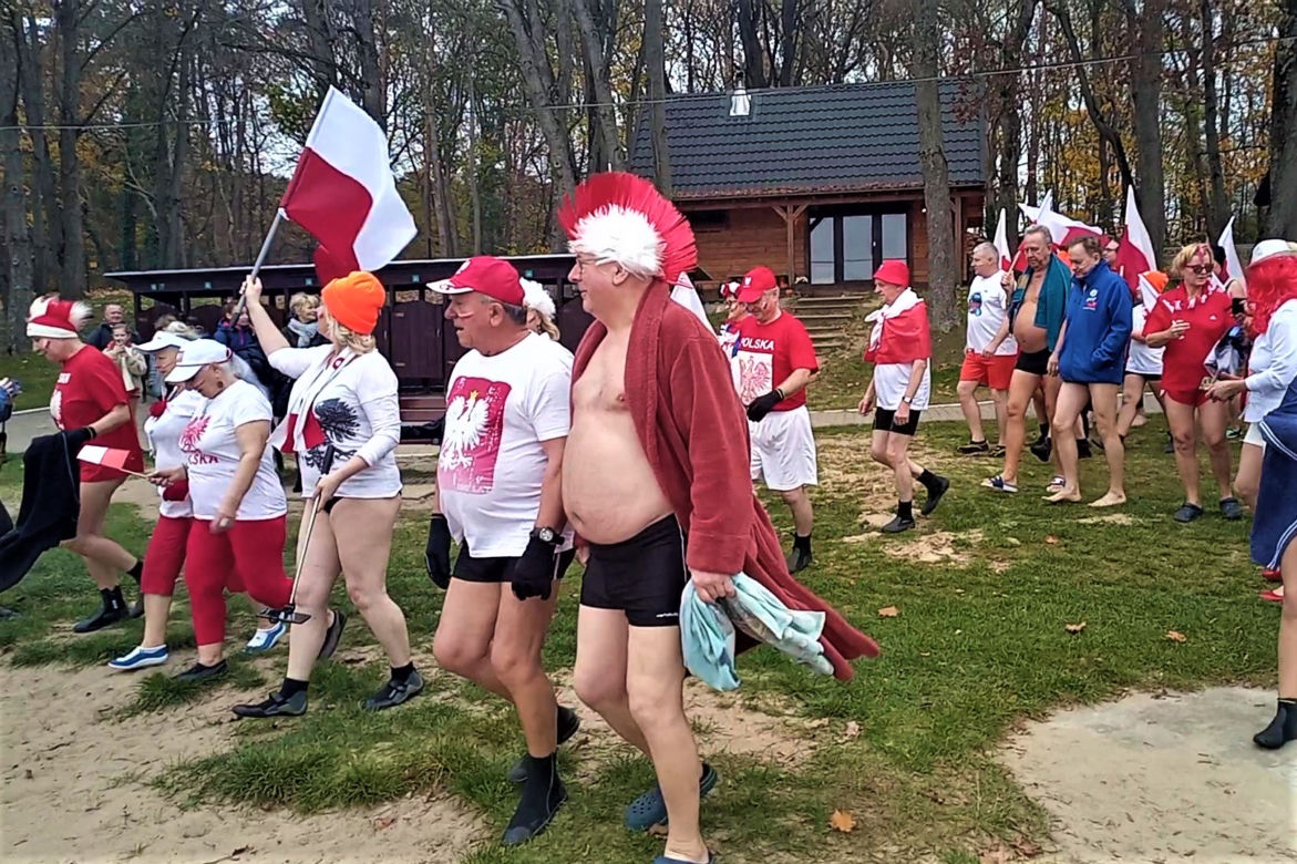 Szczecińskie morsy uczciły Święto Niepodległości