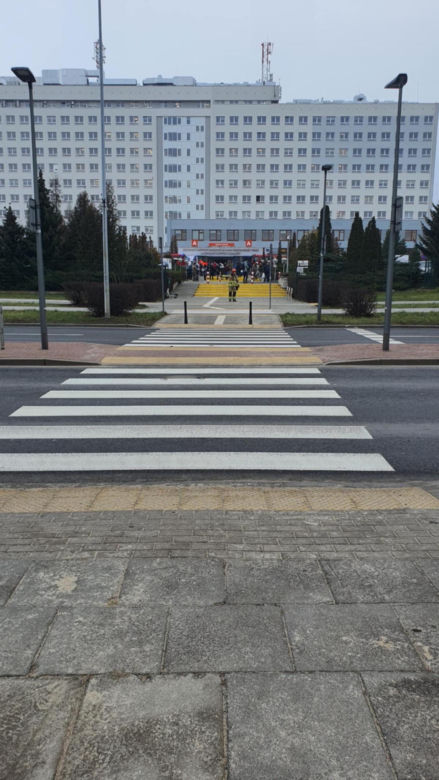 Akcja służb w Narodowym Instytucie Onkologii w Warszawie. Mamy zdjęcia
