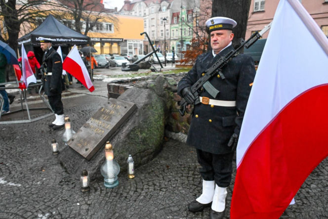 Hołd ofiarom katastrofy promu Jan Heweliusz