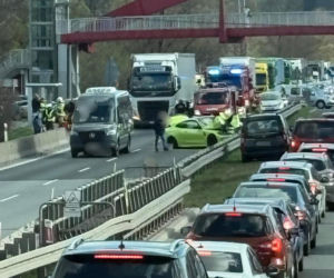 Zderzenie busa z osobówką na Zakopiance! Pięć osób rannych