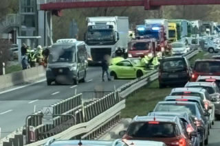 Zderzenie busa z osobówką na Zakopiance! Pięć osób rannych