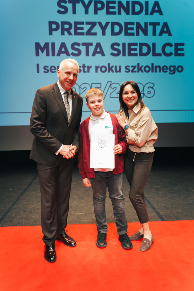 Najzdolniejsi uczniowie odebrali stypendia Prezydenta Miasta Siedlce