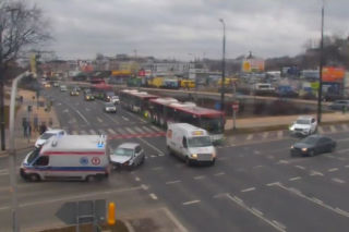 Lublin: Osobówka STARANOWAŁA karetkę na sygnale! WSTRZĄSAJĄCE nagranie [WIDEO]