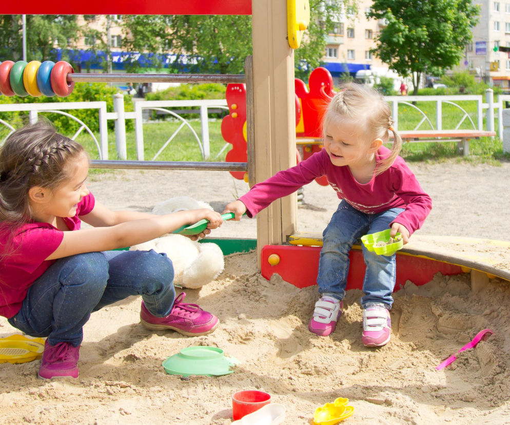 Maluch ulega rówieśnikom? Sprawdź, jak nauczyć go stawiać granice